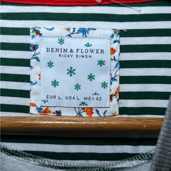 Denim & Flower Ricky Singh Holiday Christmas Crewneck Sweatshirt Men’s size M - Picture 4 of 8